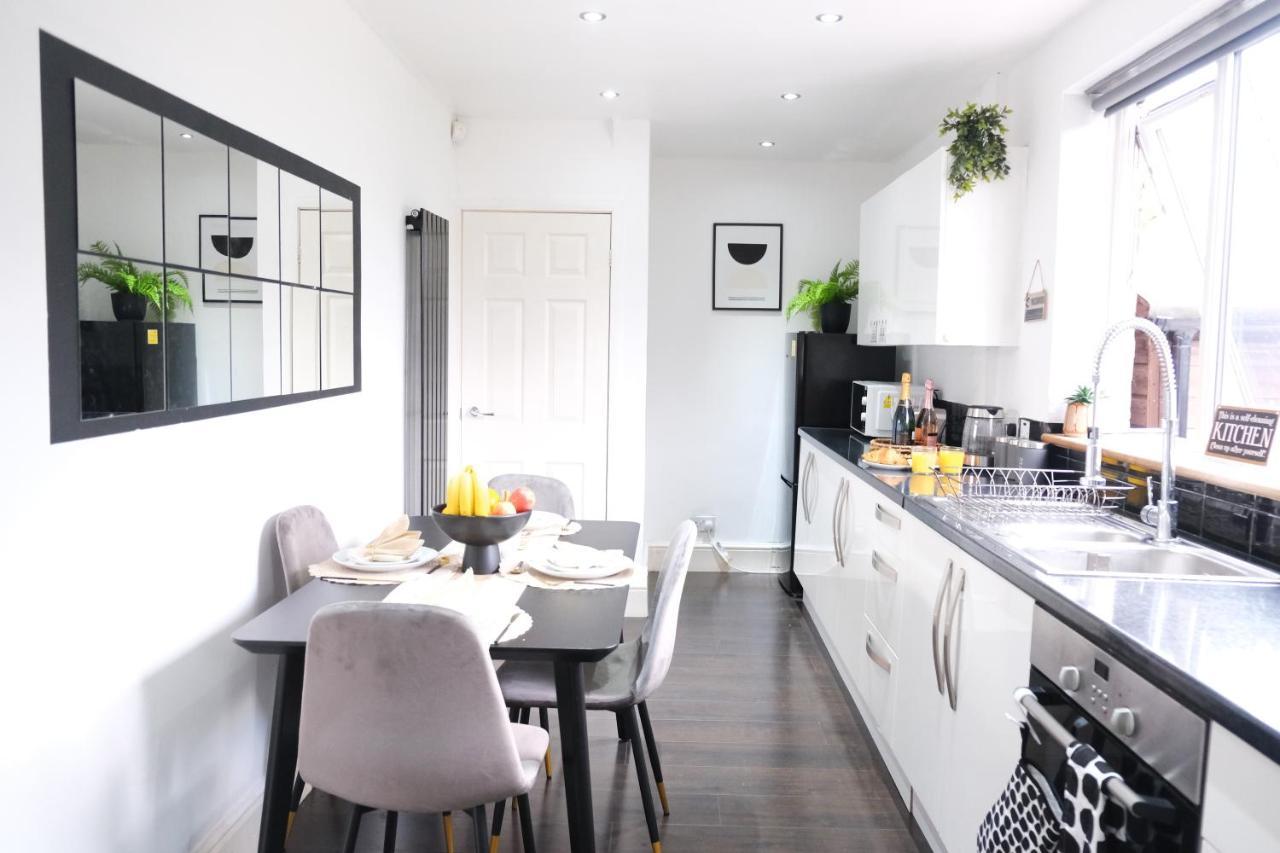 Bee Stays - Northway House Уоррингтон Экстерьер фото