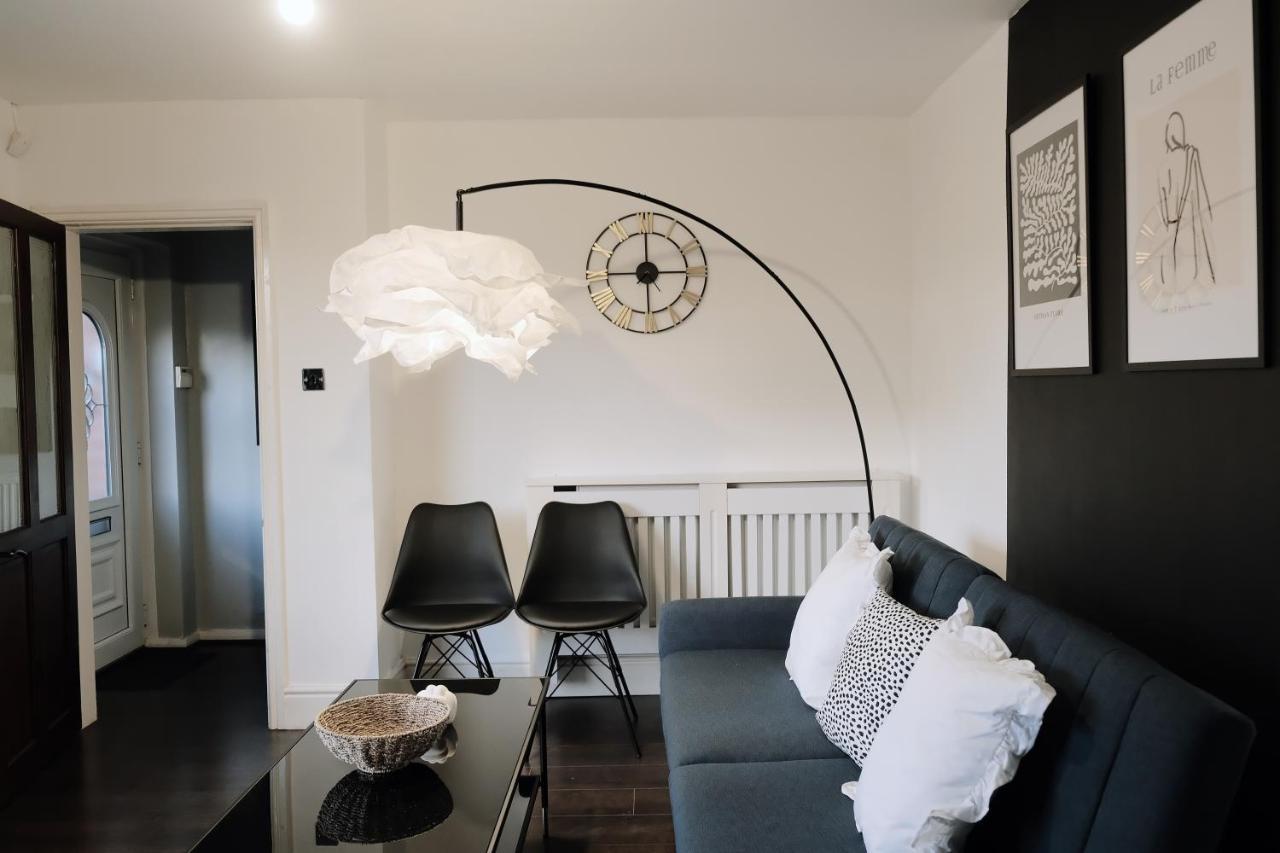 Bee Stays - Northway House Уоррингтон Экстерьер фото
