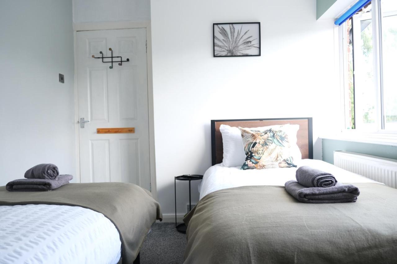 Bee Stays - Northway House Уоррингтон Экстерьер фото
