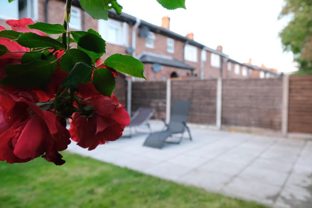 Bee Stays - Northway House Уоррингтон Экстерьер фото